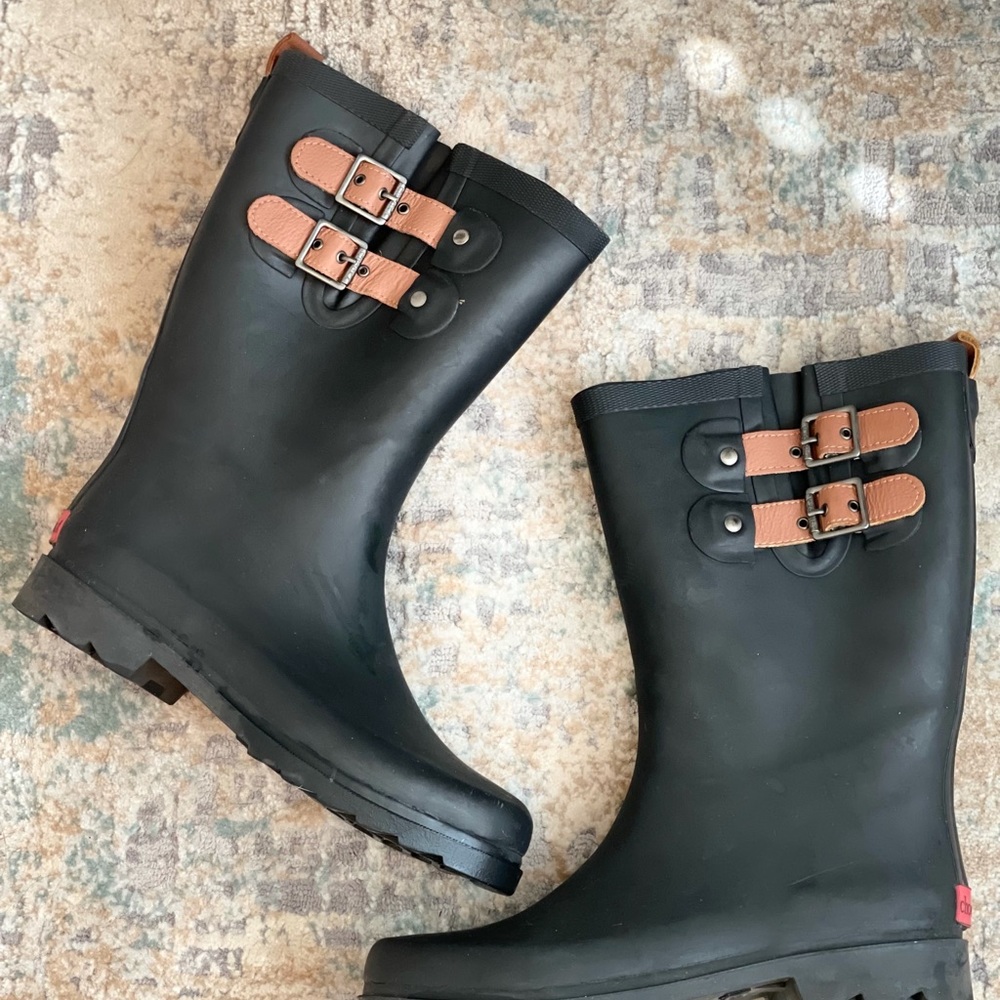 ☔️ Matte black chooka rain boots ☔️